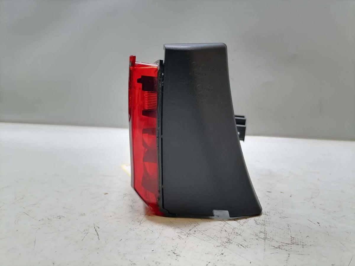 VW Golf 8 original R&uuml;cklicht R&uuml;ckleuchte Schlussleuchte innen links Flie&szlig;heck Facelift Bj.2024